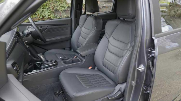 ISUZU D-MAX DIESEL 2.2 DL40 Extended Cab 4x4 Auto